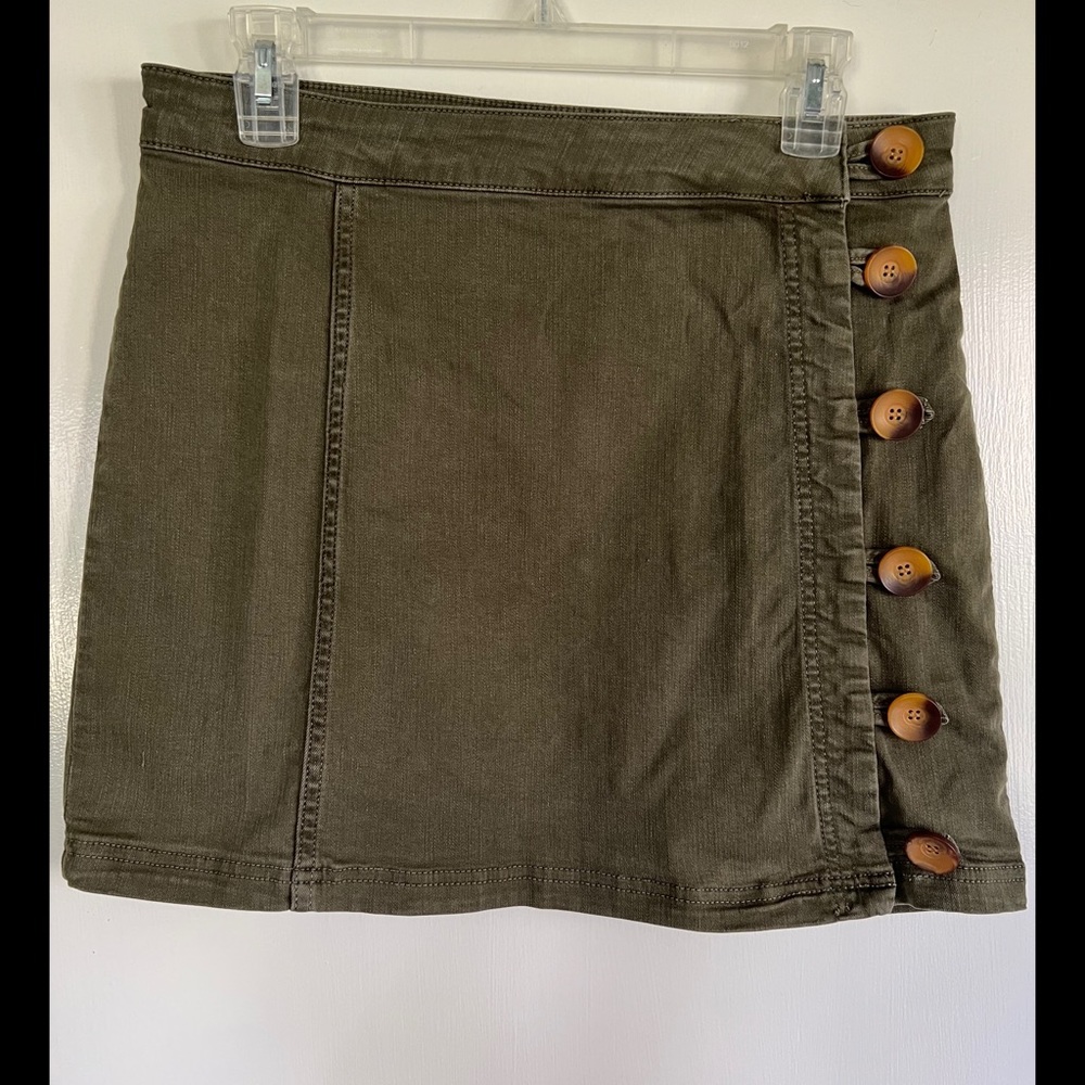Free People Army Green Denim Tortoise Side Button Mini Skirt Sz 4